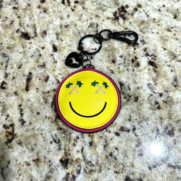 Victoria’s Secret Pink Keychain Smiley Face Yellow NWT - Picture 3 of 4